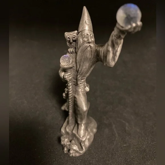 Pewter Fantasy Wizard with Owl Mystic Figurine Holding Crystal Balls - Picture 6 of 10